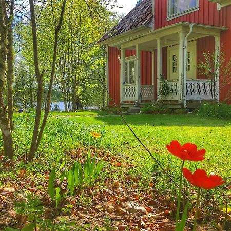 Viktors Affaershus Bed & Breakfast Atran ภายนอก รูปภาพ