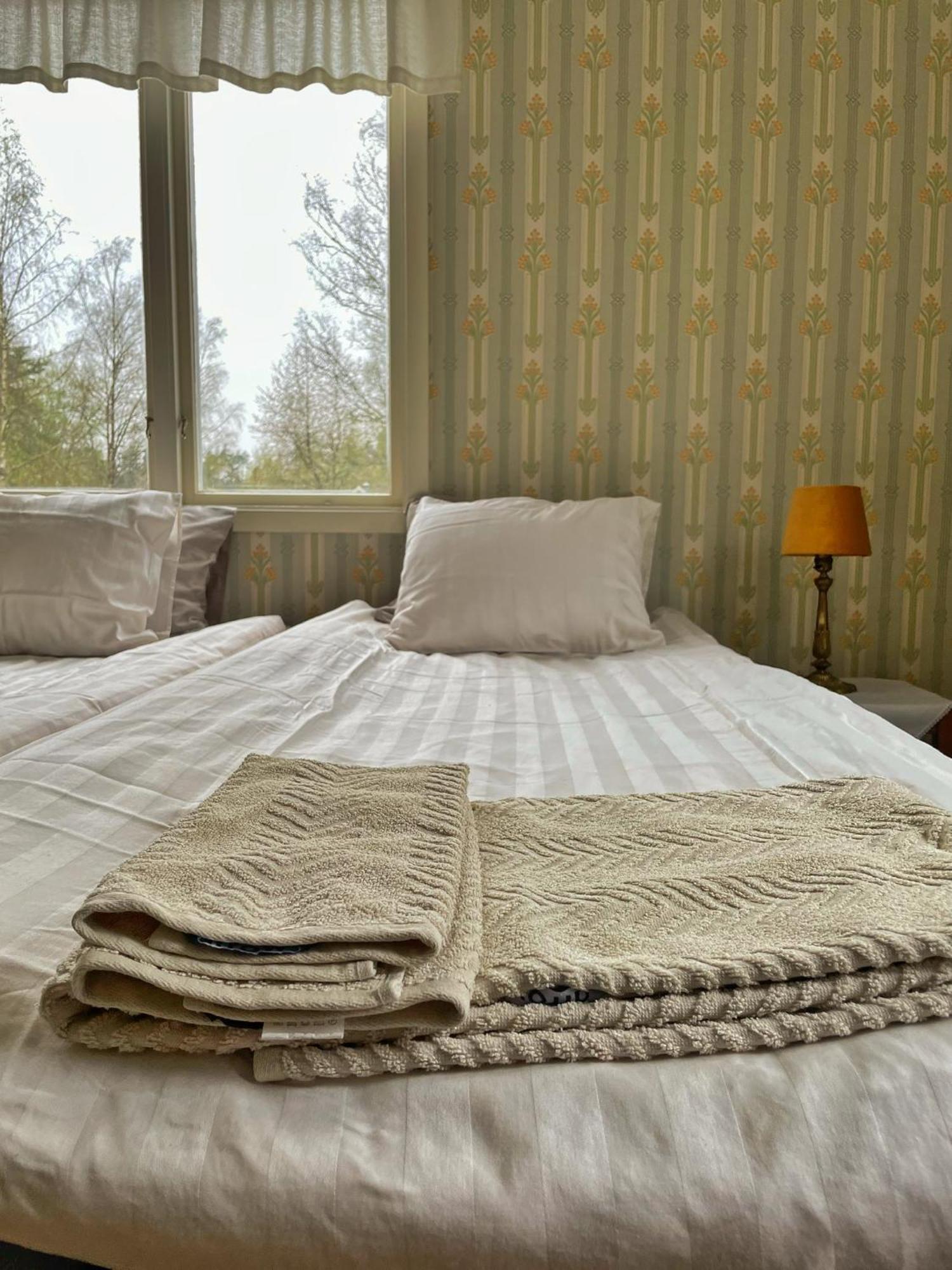 Viktors Affaershus Bed & Breakfast Atran ภายนอก รูปภาพ