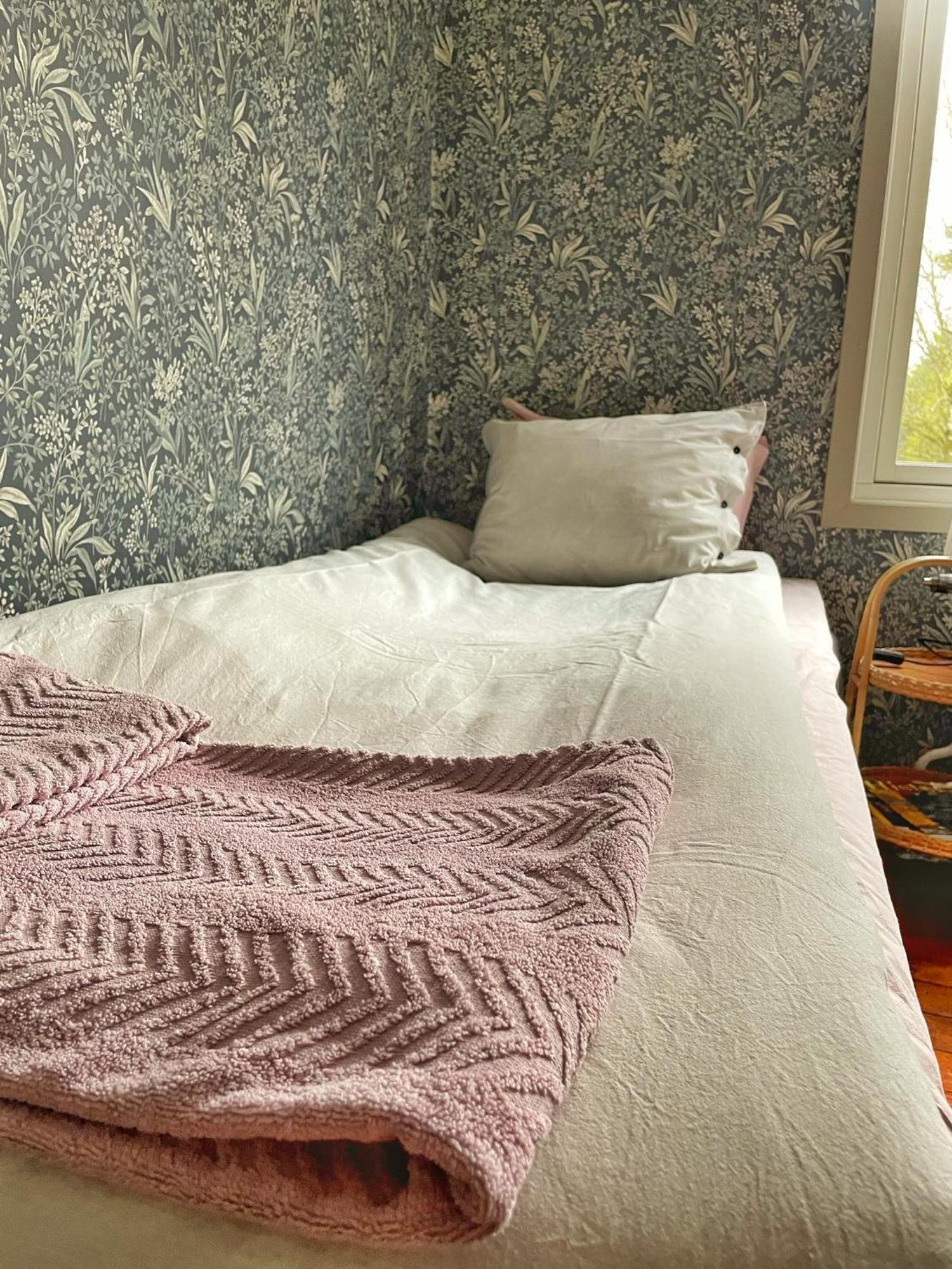 Viktors Affaershus Bed & Breakfast Atran ภายนอก รูปภาพ